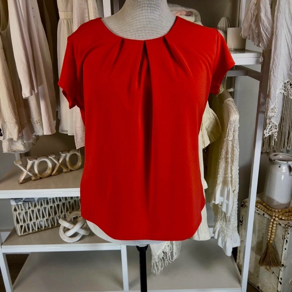 Liz Claiborne Women's Red Pleated Short Sleeve Top Tee Size S Small